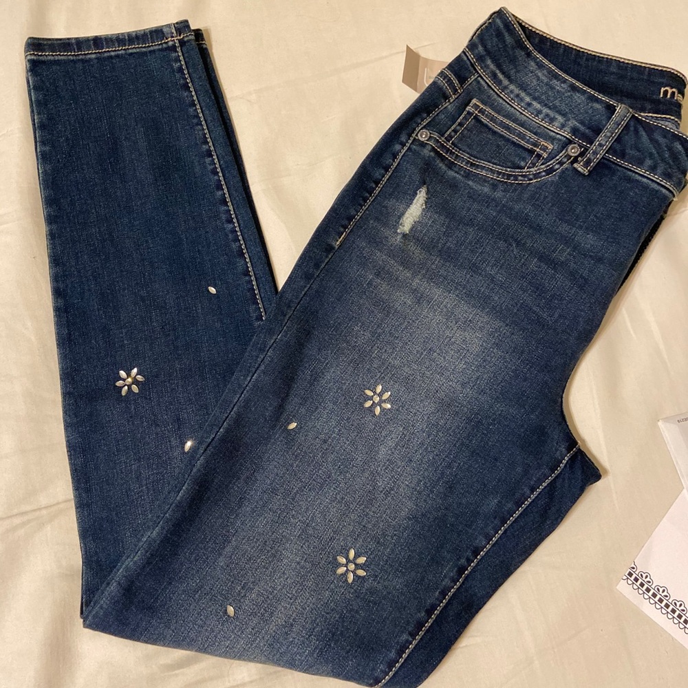 Maurices- medium high rise jeggings with designs